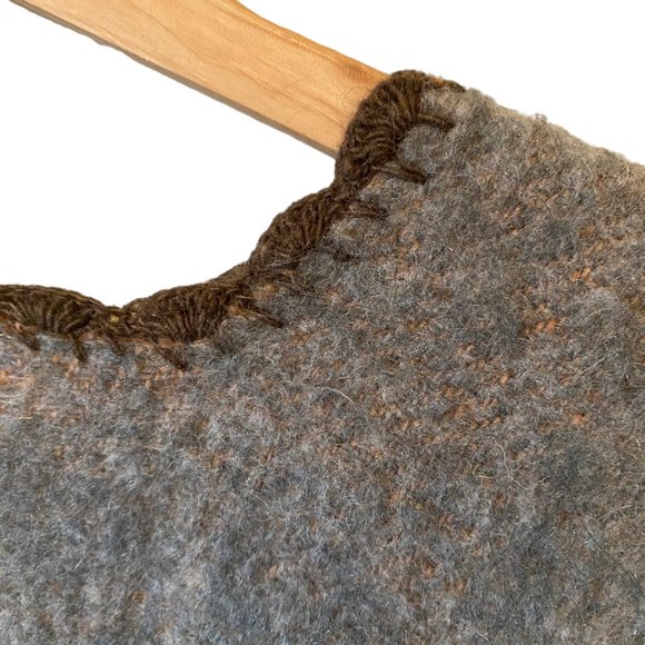 Vintage Monteza's Alpaca Cape Poncho Shawl Wrap Wooden Button At Neckline Sz Med - Picture 7 of 16